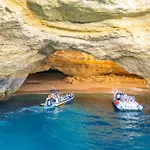 Villa Saint Martin - Refugio Familiar Com Piscina Aquecivel E Bbq Em Albufeira * Albufeira