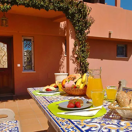 Villa Saint Martin - Refugio Familiar Com Piscina Aquecivel E Bbq Em Albufeira